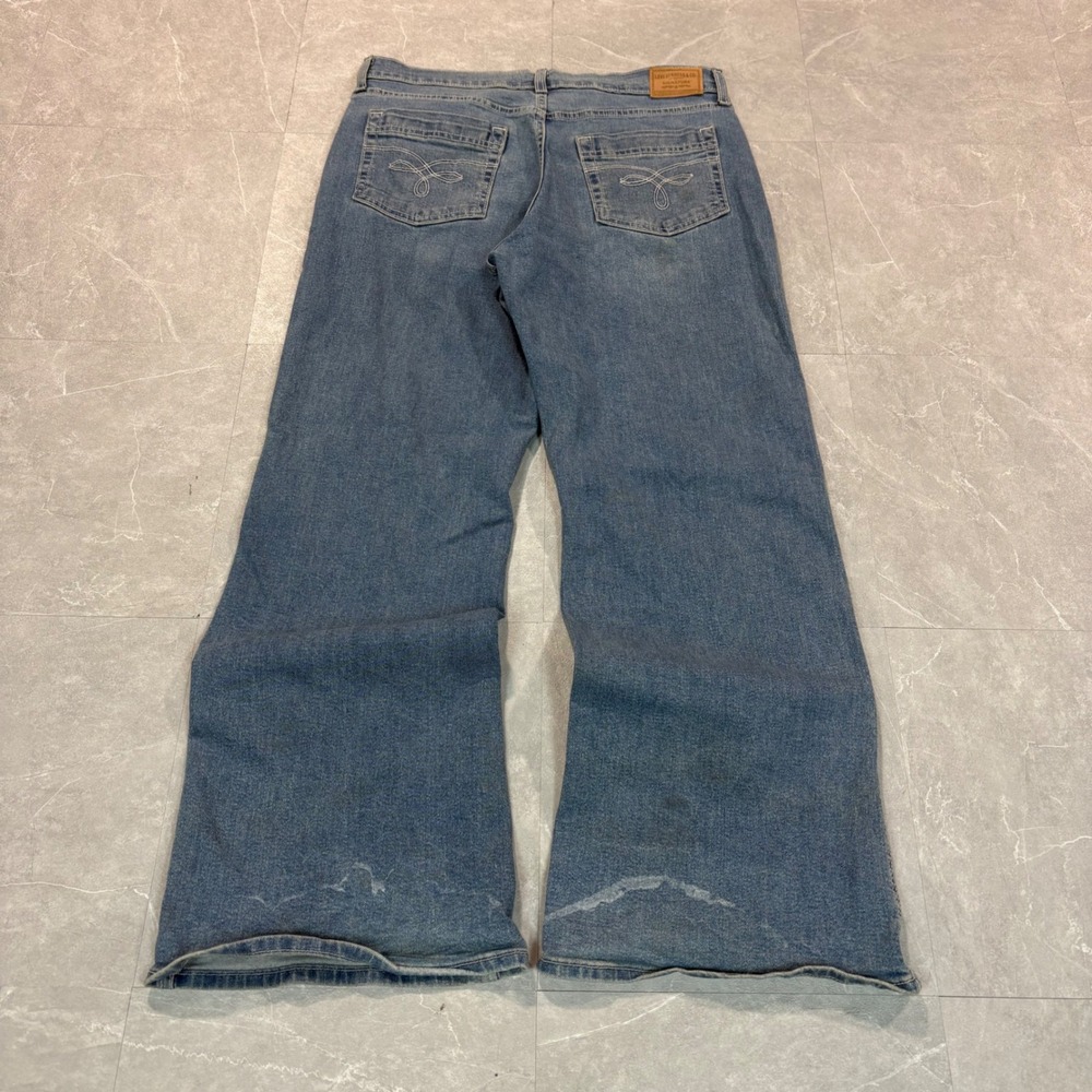 Women's‎ Levi's blue denim bootcut jeans